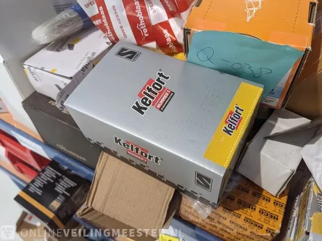 Magazijnwagen met divers ijzerwaar - afbeelding 33 van  36