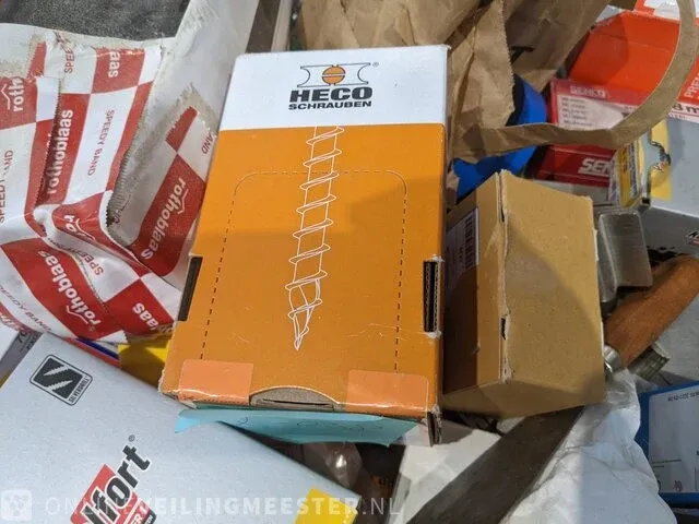 Magazijnwagen met divers ijzerwaar - afbeelding 36 van  36