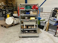 Magazijnwagen met inhoud - afbeelding 1 van  4
