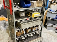 Magazijnwagen met inhoud - afbeelding 3 van  4