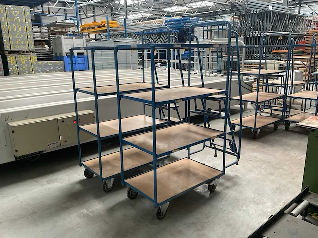 Magazijnwagen met trap (2x) - afbeelding 3 van  4