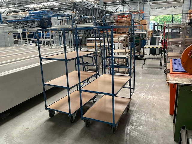 Magazijnwagen met trap (2x) - afbeelding 2 van  5