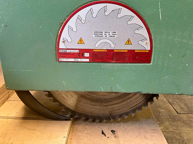 Maggi junior 640 radiaalafkortzaagmachine v.v. aanvoertafel 2900mm - afbeelding 3 van  7