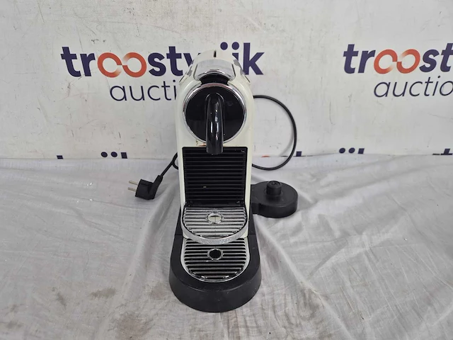 Magimix - nespresso - citiz & milk - wit - melkopschuimer - afbeelding 2 van  3