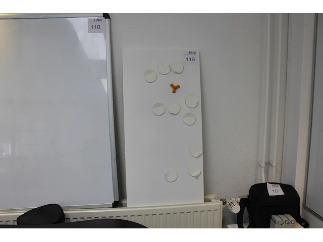 Magneetboard. afmeting 80 x 37 cm. - afbeelding 1 van  2