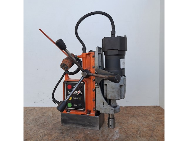 Magneetboor/freesmachine 32mm 230v 1700w magtron, mbe40, bouwjaar 2012 - afbeelding 1 van  8