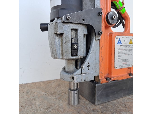 Magneetboor/freesmachine 32mm 230v 1700w magtron, mbe40, bouwjaar 2012 - afbeelding 4 van  8