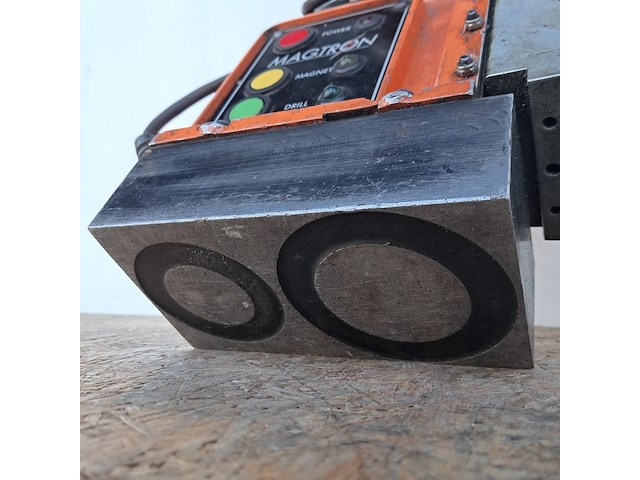 Magneetboor/freesmachine 32mm 230v 1700w magtron, mbe40, bouwjaar 2012 - afbeelding 7 van  8