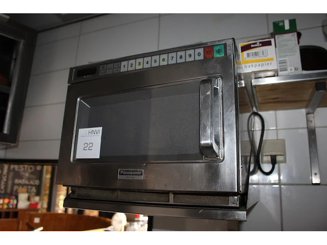 Magnetron panasonic ne-1656 met wandbeugel. - afbeelding 1 van  2
