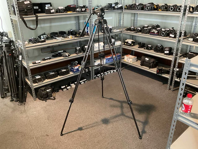 Magnus vt-4000 statief - afbeelding 1 van  5