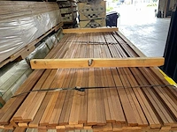Mahonie glaslatten (aanslaglat) 18x43mm, lengte 295cm (69x) - afbeelding 1 van  4