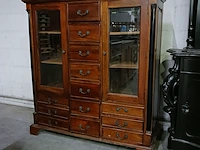 Mahoniehouten kast met laden, bruin - afbeelding 1 van  13