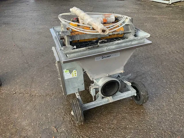 Mai - 2 pump taurus - beton pomp - afbeelding 6 van  9