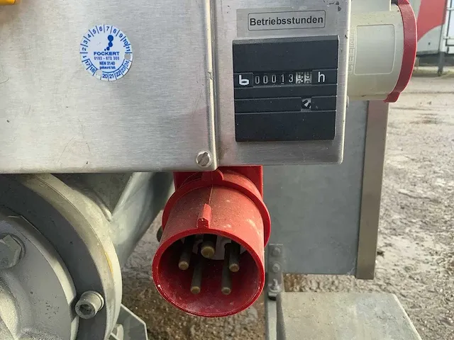 Mai - 2 pump taurus - beton pomp - afbeelding 8 van  9