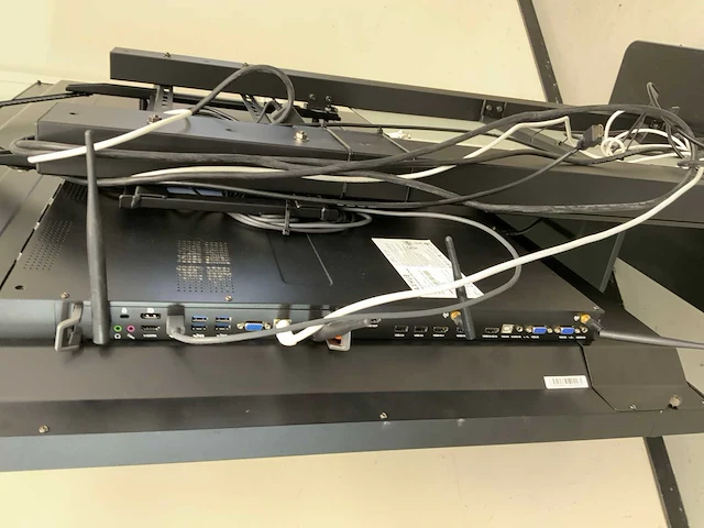 Main board mt21-dsd 65”, core(tm) i7 6th gen, 16 gb ram, 256 gb ssd, nvidia geforce gt 730 2 gb all-in-one desktop - afbeelding 8 van  10