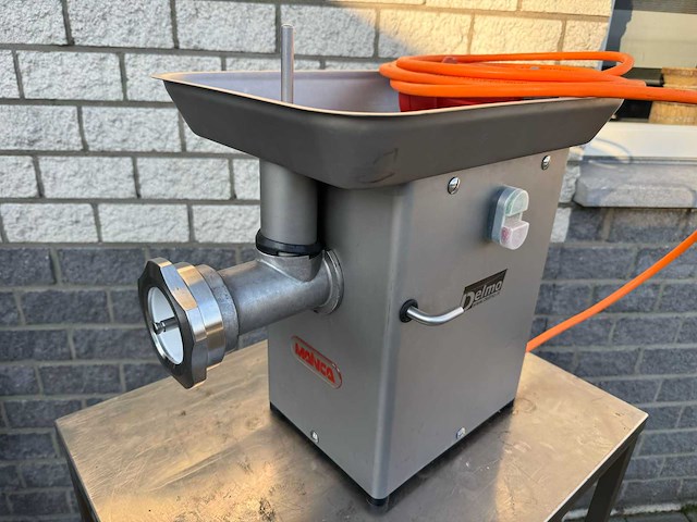 Mainca - 2018 - vleeswolf - afbeelding 1 van  6