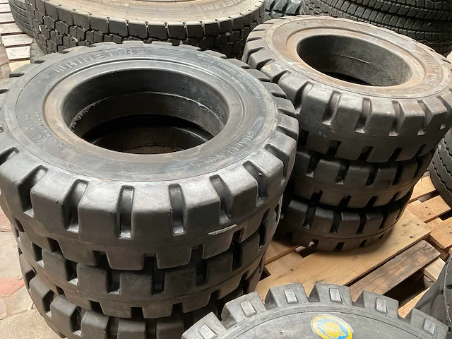 Mainetire heftruck band (4x) - afbeelding 2 van  3