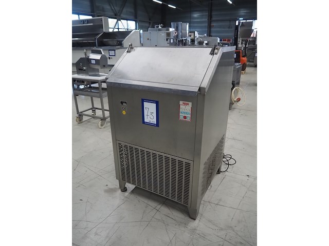 Maja - afbeelding 1 van  9