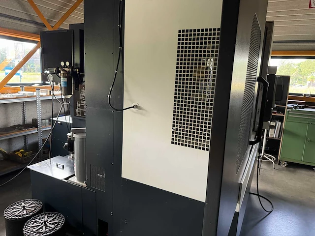 Makino eu 64 edm draadvonkerodeermachine - afbeelding 9 van  13