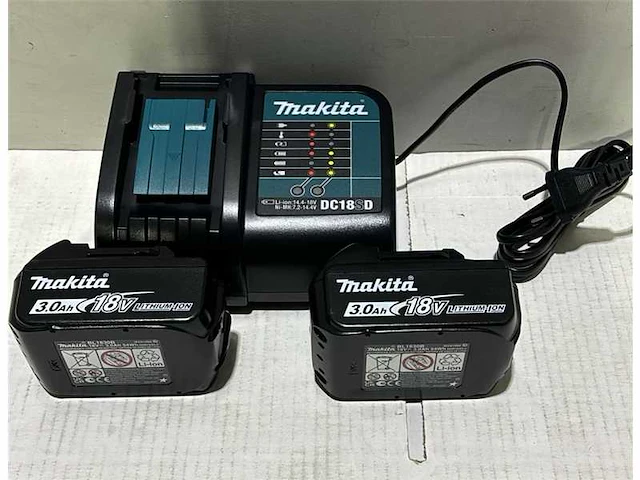 Makita - 3ah - dc18sd - accu starterset - afbeelding 1 van  1
