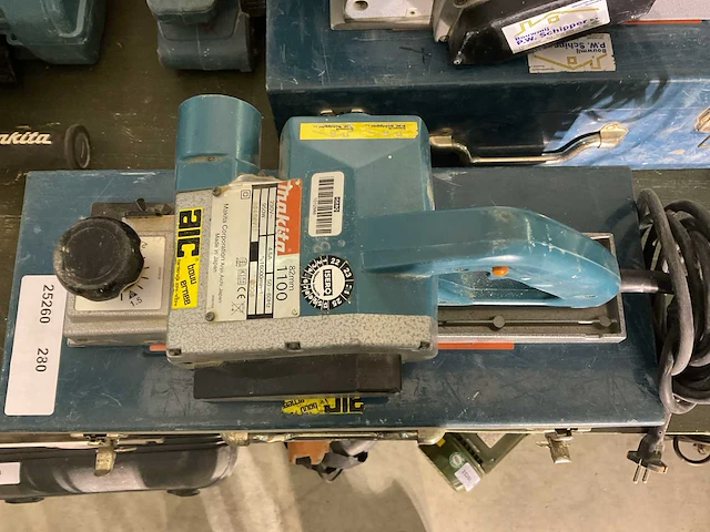 Makita 1100 schaafmachine - afbeelding 2 van  4