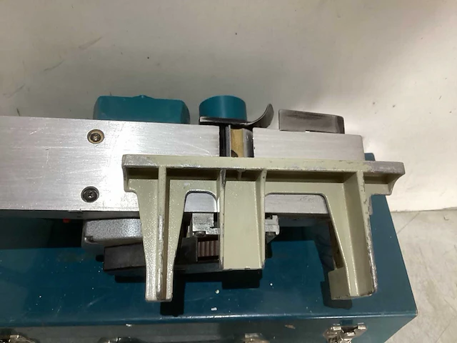 Makita 1100 schaafmachine - afbeelding 4 van  4