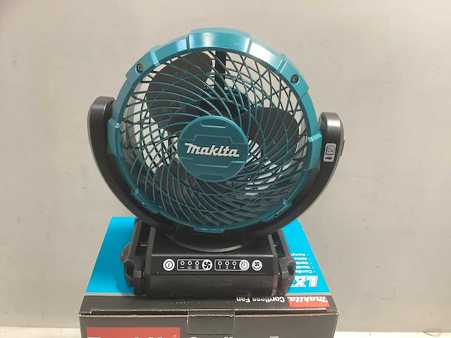 Makita 14,4 v / 18 v ventilator met zwenkfunctie - afbeelding 2 van  3