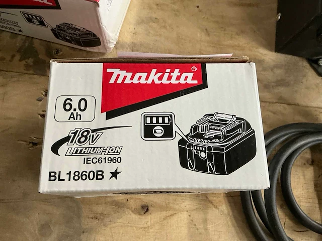 Makita 18v 6.0ah li-ion bl1860b accu (3x) - afbeelding 4 van  4