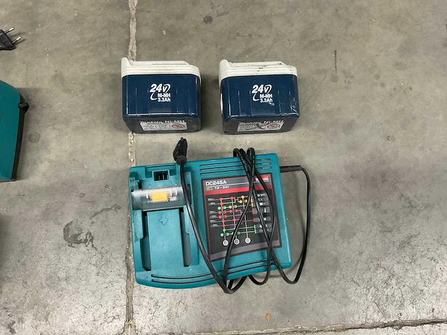 Makita 24v ni-mh accu (2x) - afbeelding 1 van  3