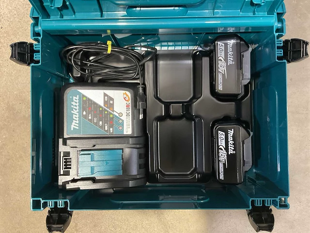 Makita 2x accu en 1x lader in systainer - afbeelding 2 van  3