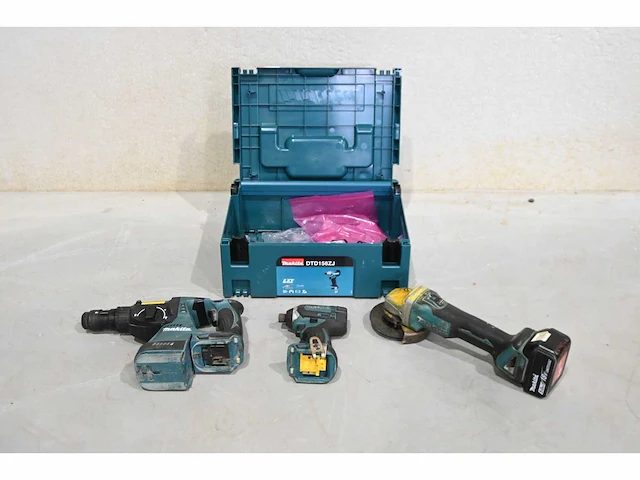 Makita 3-delige 18v accu gereedschapsset - afbeelding 1 van  6