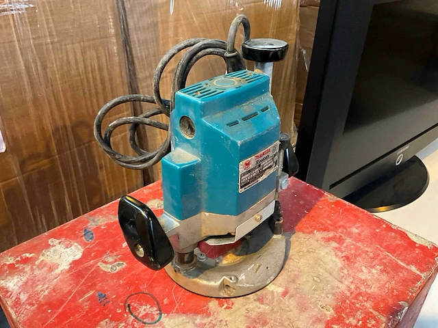 Makita 3600 br bovenfrees - afbeelding 2 van  5