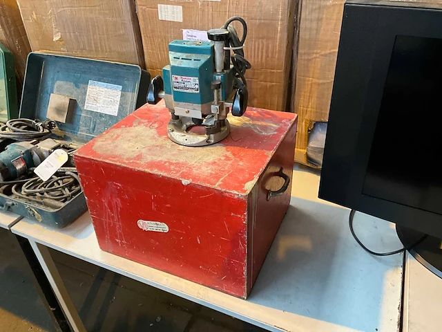 Makita 3600 br bovenfrees - afbeelding 4 van  5