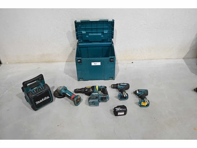 Makita 5-delige 18v accu gereedschapsset - afbeelding 1 van  12