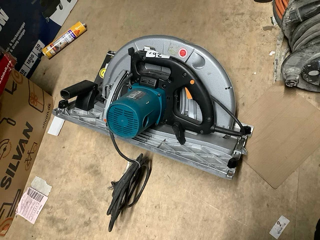 Makita 5143r cirkelzaagmachine - afbeelding 3 van  4