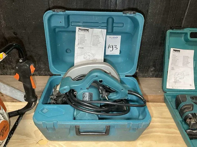 Makita 5704r cirkelzaagmachine - afbeelding 3 van  4