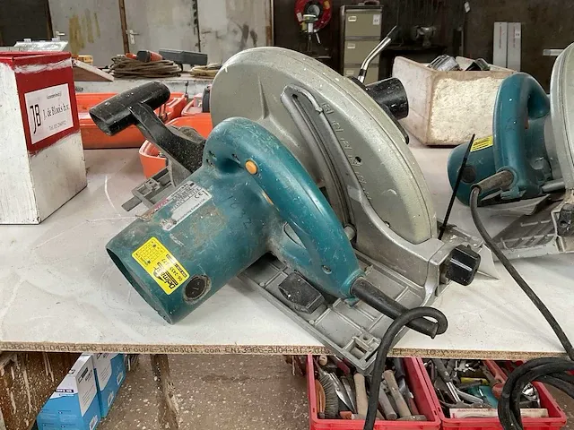 Makita 5903r cirkelzaagmachine - afbeelding 2 van  2