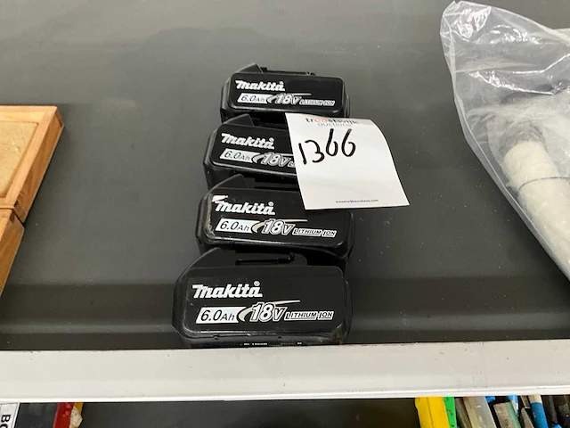 Makita 6.0ah / 18v accu (4x) - afbeelding 1 van  2