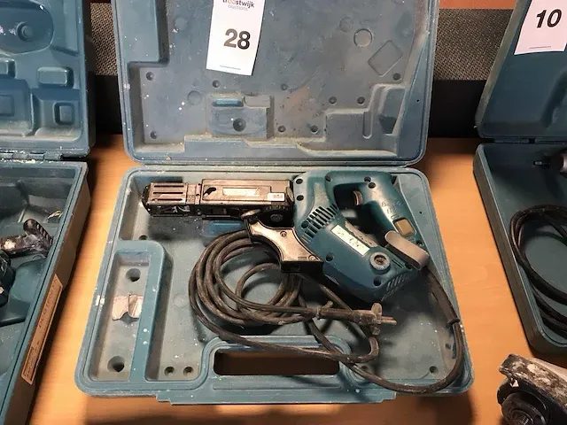 Makita 6834 bandschroefmachine - afbeelding 1 van  5