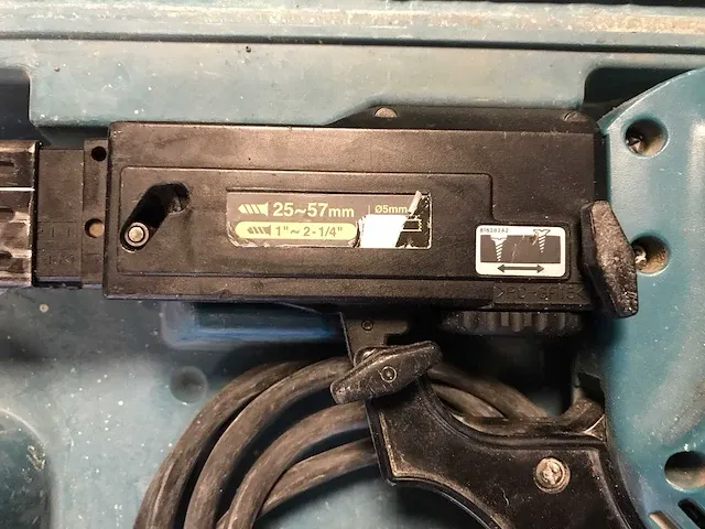 Makita 6834 bandschroefmachine - afbeelding 2 van  5