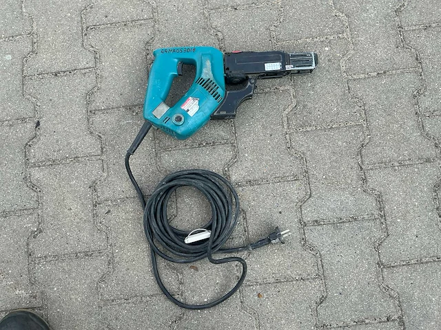 Makita 6834 bandschroefmachine - afbeelding 2 van  3