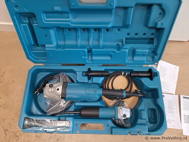 Makita 9557nbr en ga7020r haakse slijper in kist - nieuw - afbeelding 1 van  4