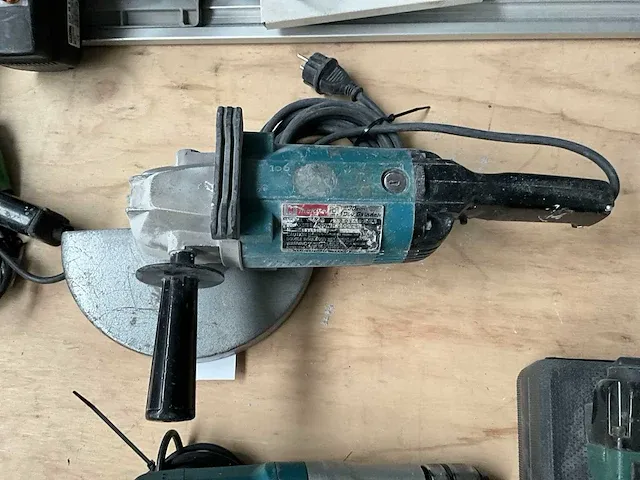 Makita 9609 hb / dp4011 haakseslijper & boormachine - afbeelding 2 van  7