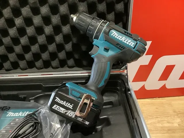 Makita accu klopboor-/schroefmachine- en gereedschapsset - afbeelding 3 van  10