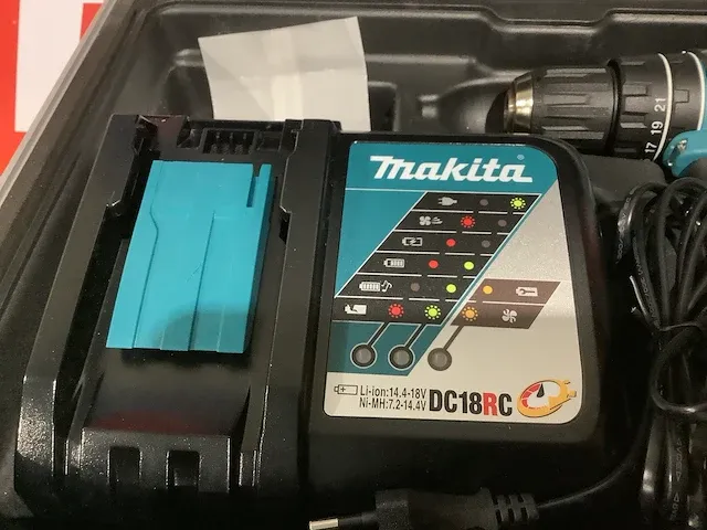 Makita accu klopboor-/schroefmachine- en gereedschapsset - afbeelding 2 van  10