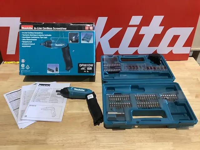 Makita accu schroefmachine set - afbeelding 1 van  7