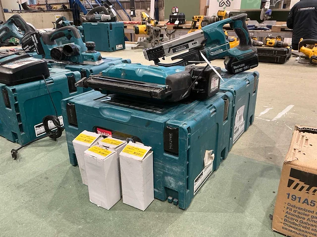 Makita accugereedschap (2x) - afbeelding 1 van  6
