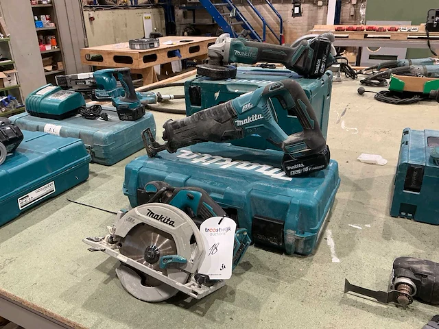 Makita accugereedschap (3x) - afbeelding 1 van  7