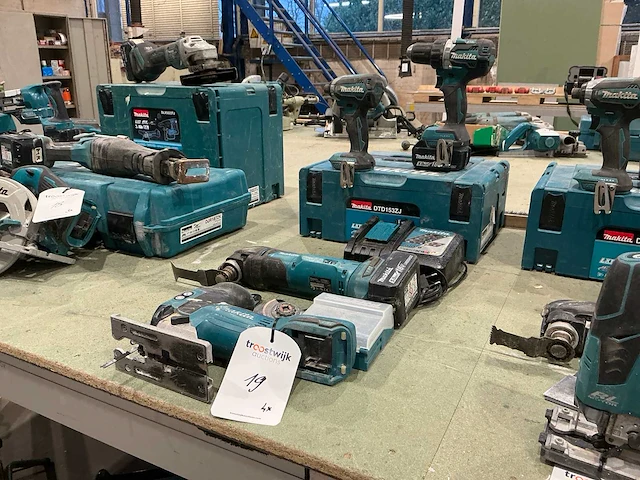 Makita accugereedschap (4x) - afbeelding 1 van  9
