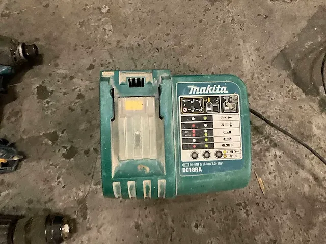 Makita accugereedschap v.v. lader - afbeelding 5 van  5